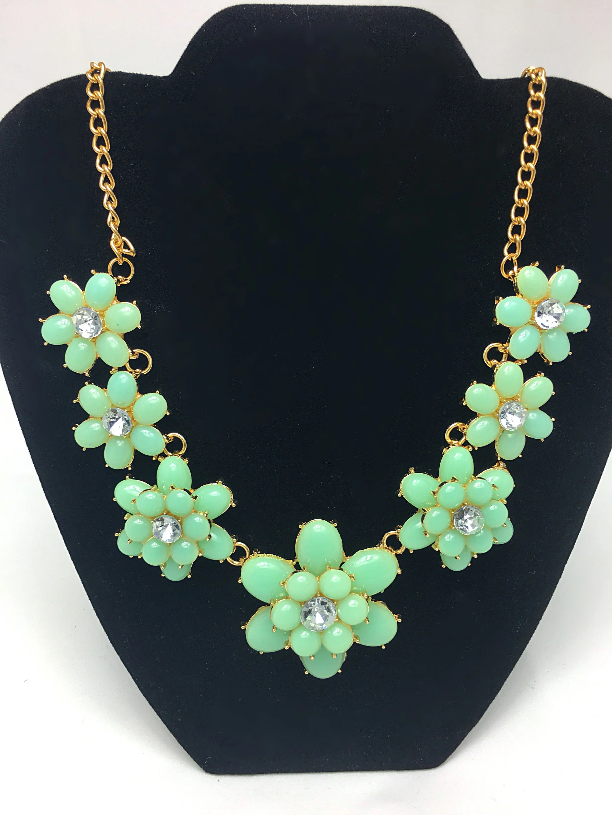 Small Flower Necklace (Mint)