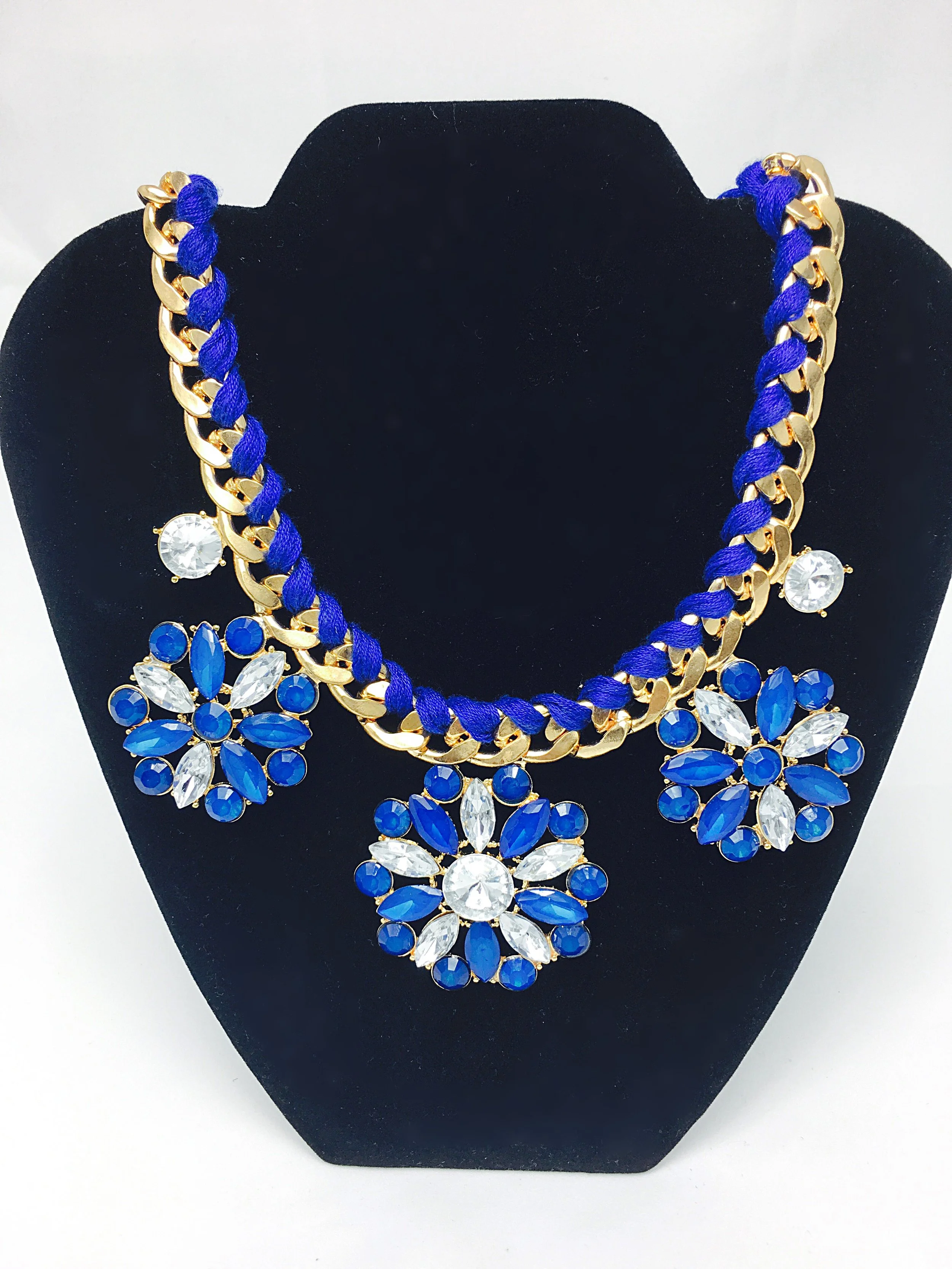 3-Flower Necklace