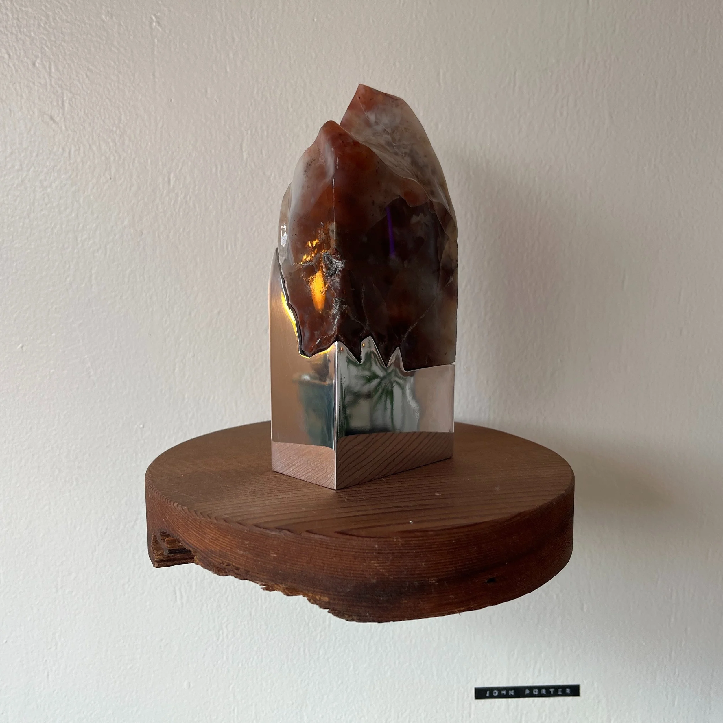 Pigeon Blood Agate Lamp