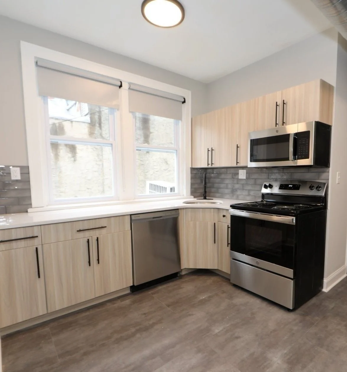 931 Spring Garden 2ndFlr-8259.jpg
