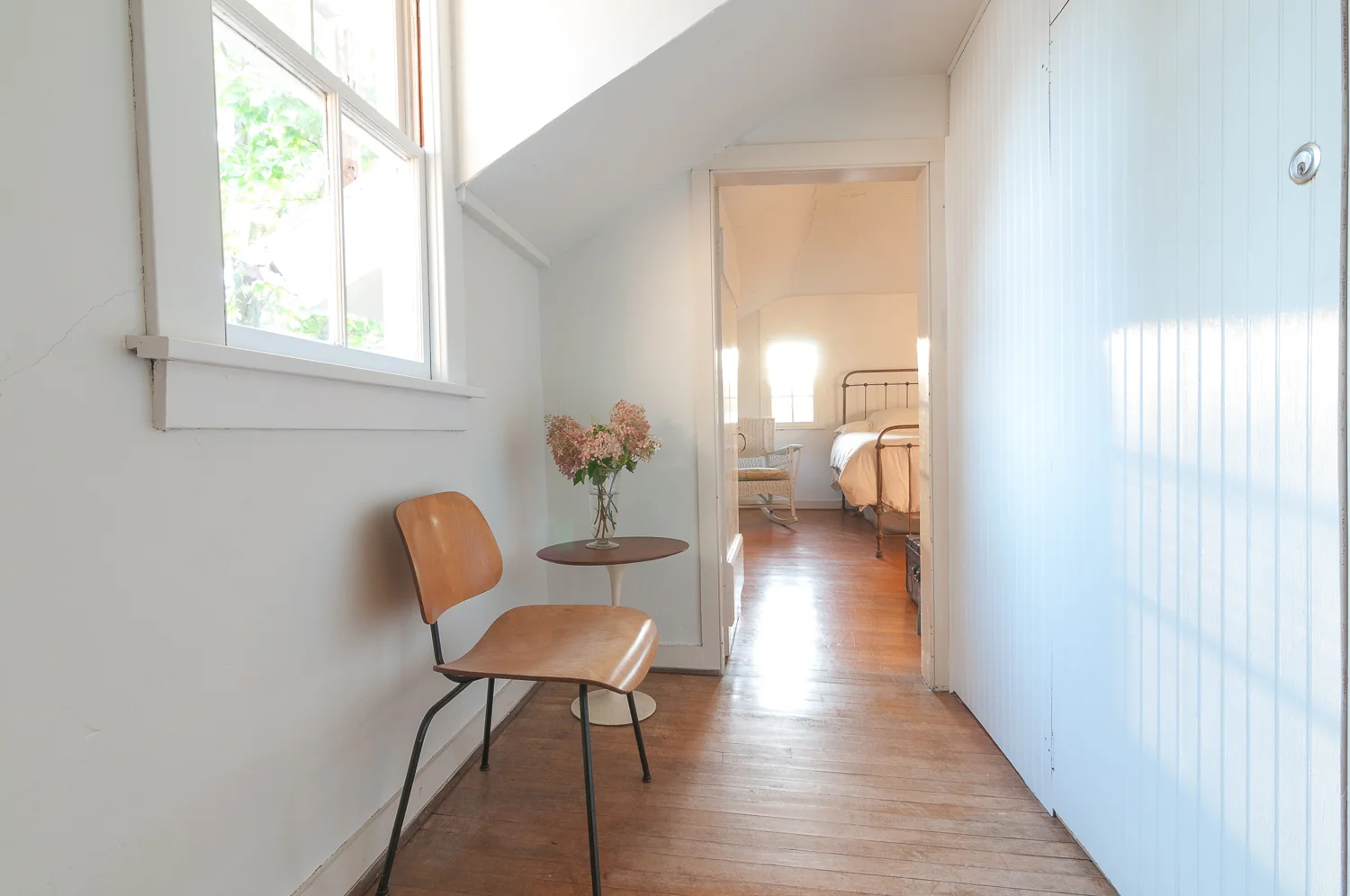 1077-RiverRd-Barrytown-NY_Hallway.jpg
