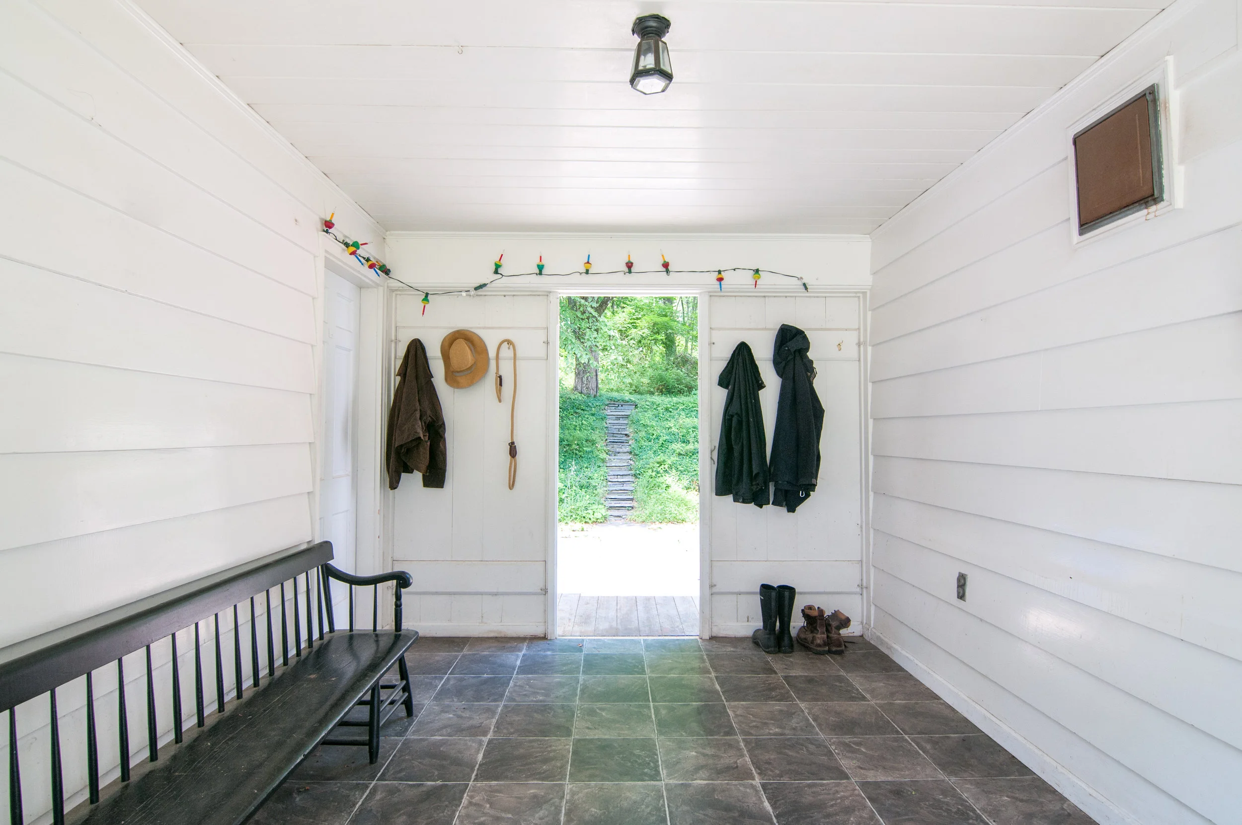 40-WHurleyRd-Mudroom.jpg