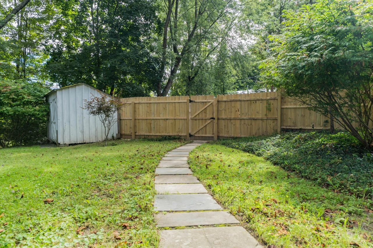 35-ElwynLn-Woodstock-NY-7303368.jpg