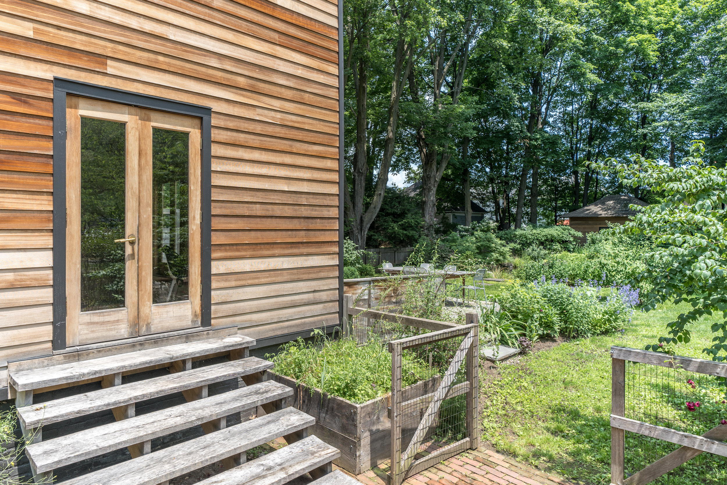 UptownKingston-Cedar-Siding-Garden.jpg