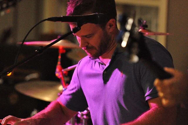 Live Music - Tom Neuhauser