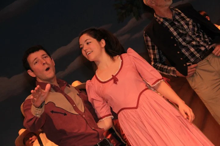 CAST OK Curly singin .jpg