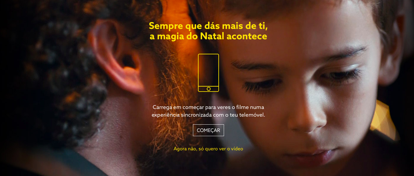 A 2nd screen platform was created in order to show viewers what was happening in the dad's smartphone while the santa's number was spreading worldwide.
