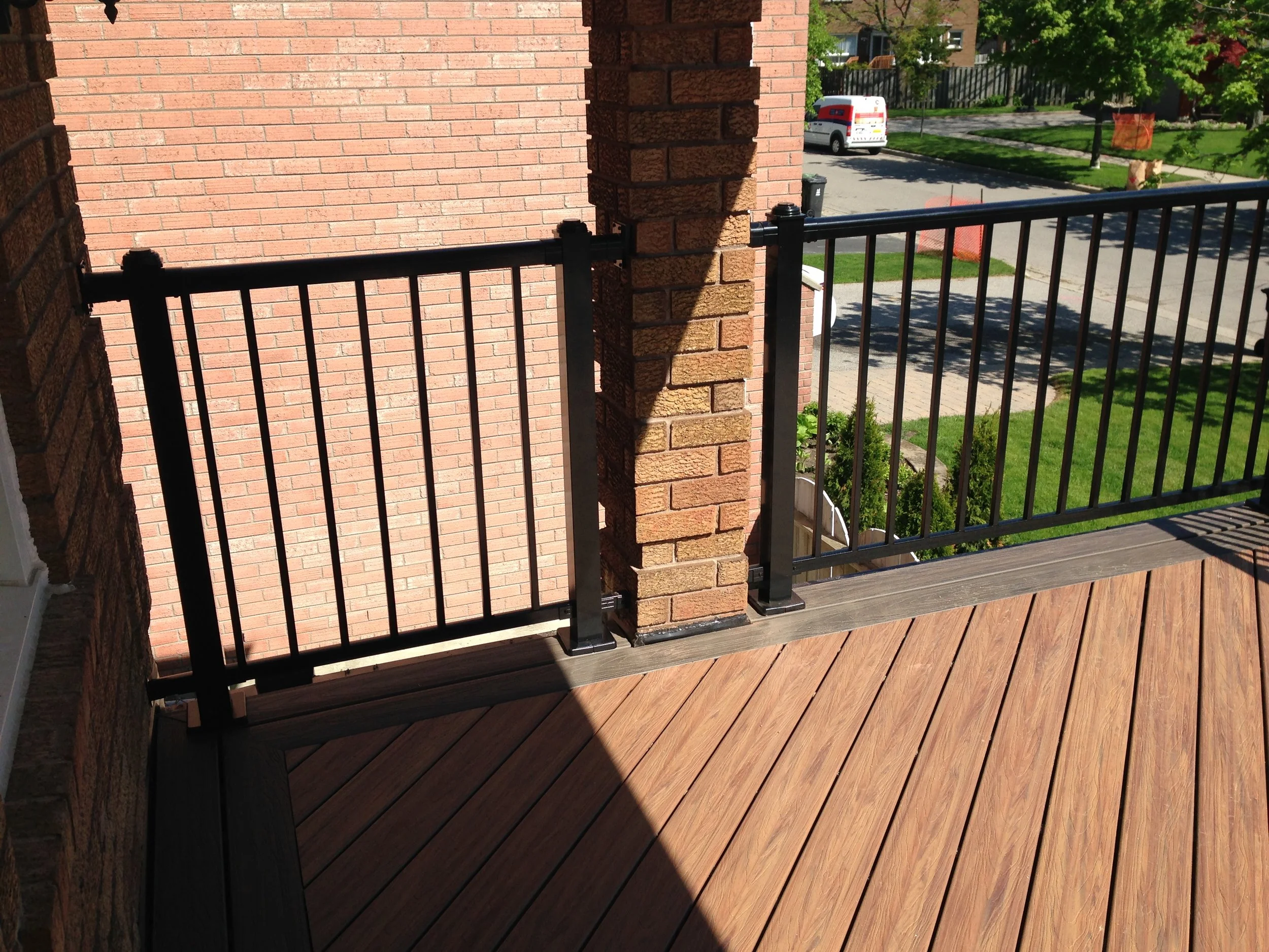  Composite Deck with Aluminum Railing 