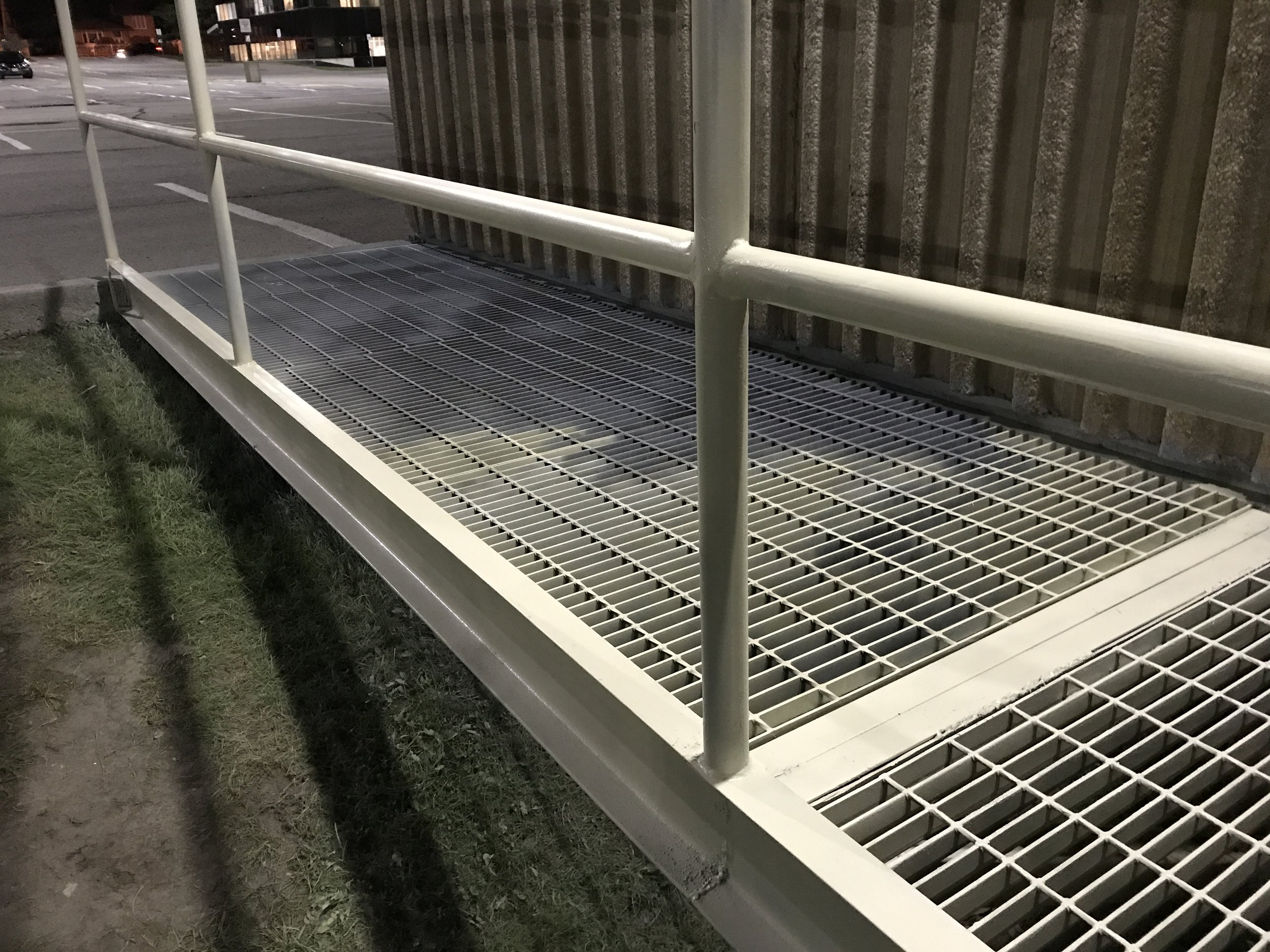  Railings and Grates w/ Steps 