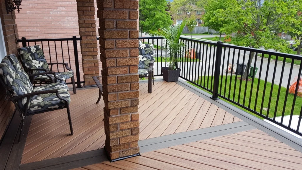  Composite Deck w/ Aluminum Railing 