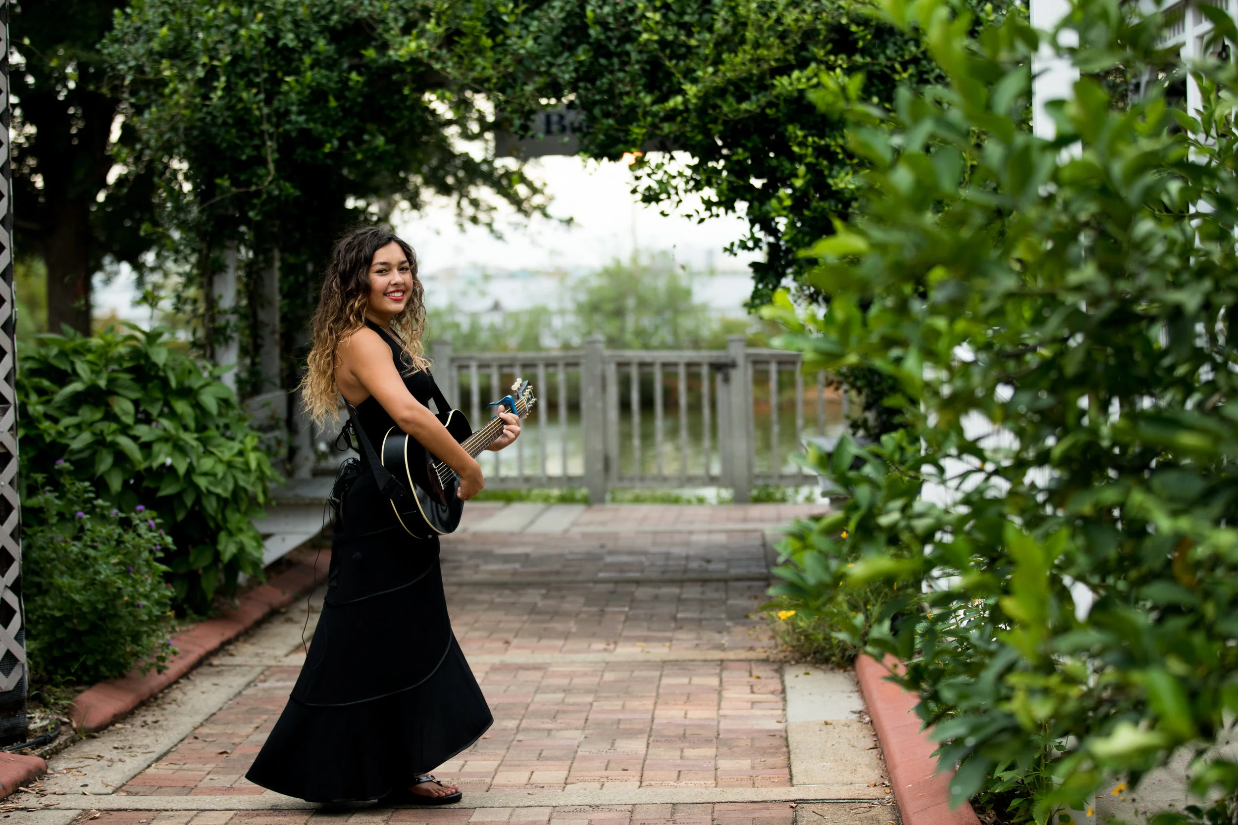 Madison Lauren ( Event Singer & Guitarist) // Navarre Photography