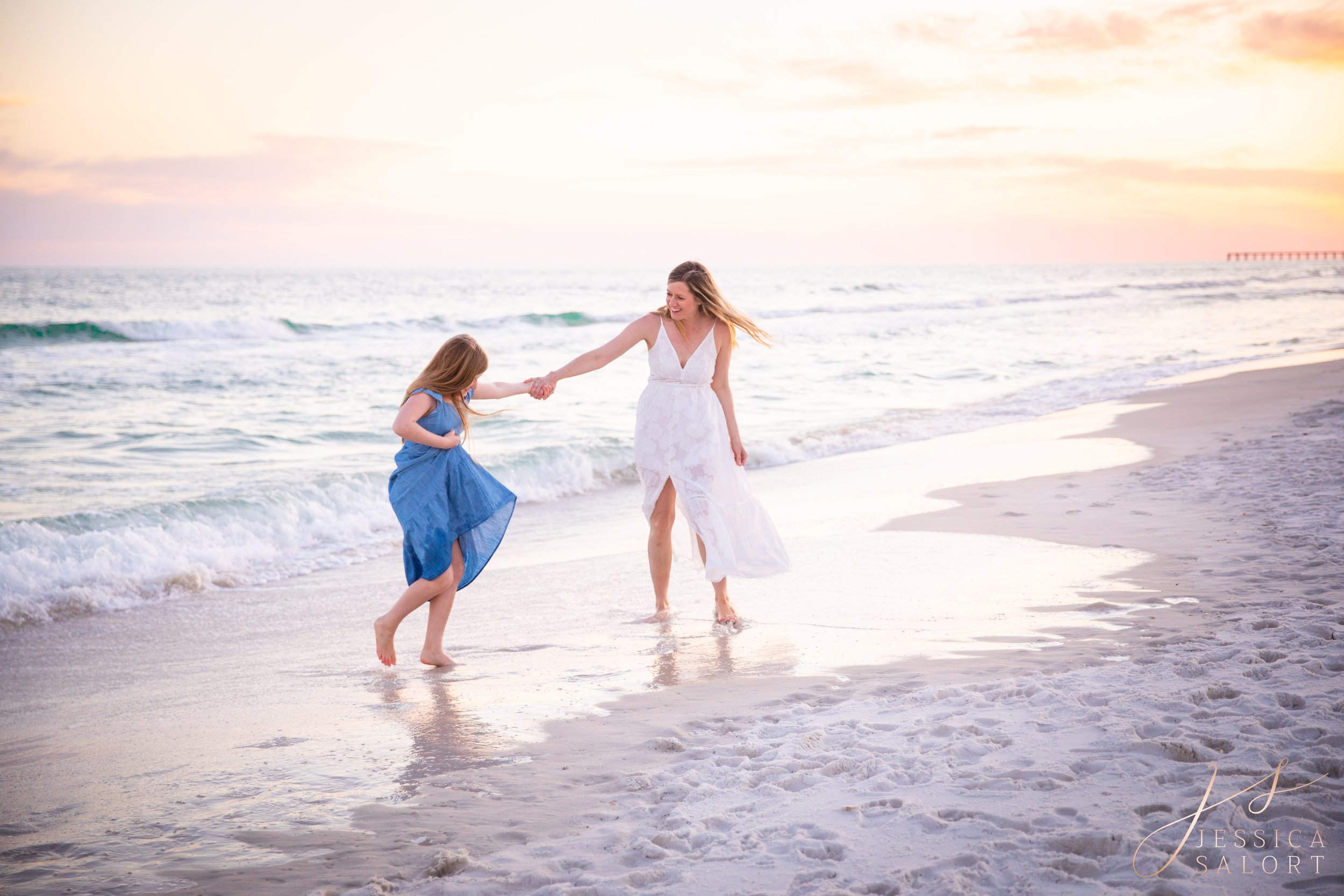 Jessica Salort, Navarre Beach Family Photographer