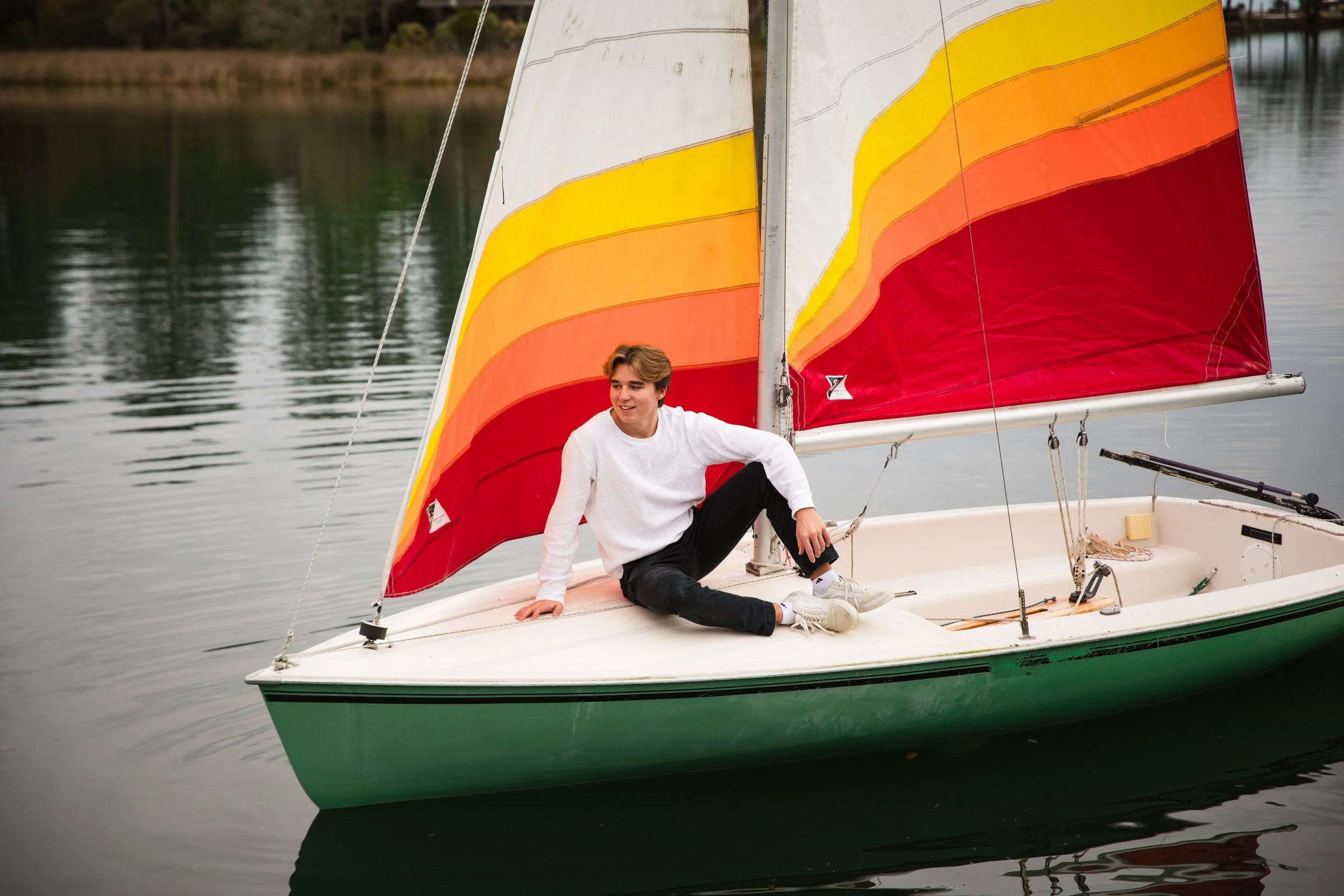 A cool and unique senior session // Where is your boat?