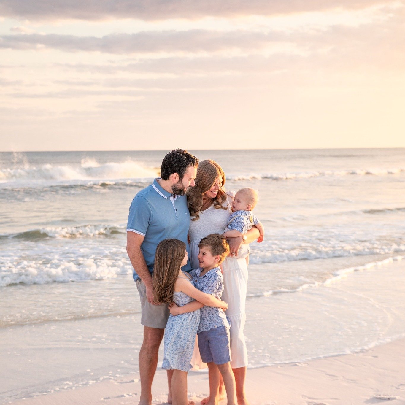 Glowy sunsets are only a booking away with Jessica Salort Photography

 #pensacolabeachphotographer #navarrefamilyphotographer #jessicasalort #pensacolaphotographer #destinphotographer #floridapanhandle￼￼￼ #destinphotography #navarrebeachpier #navarr