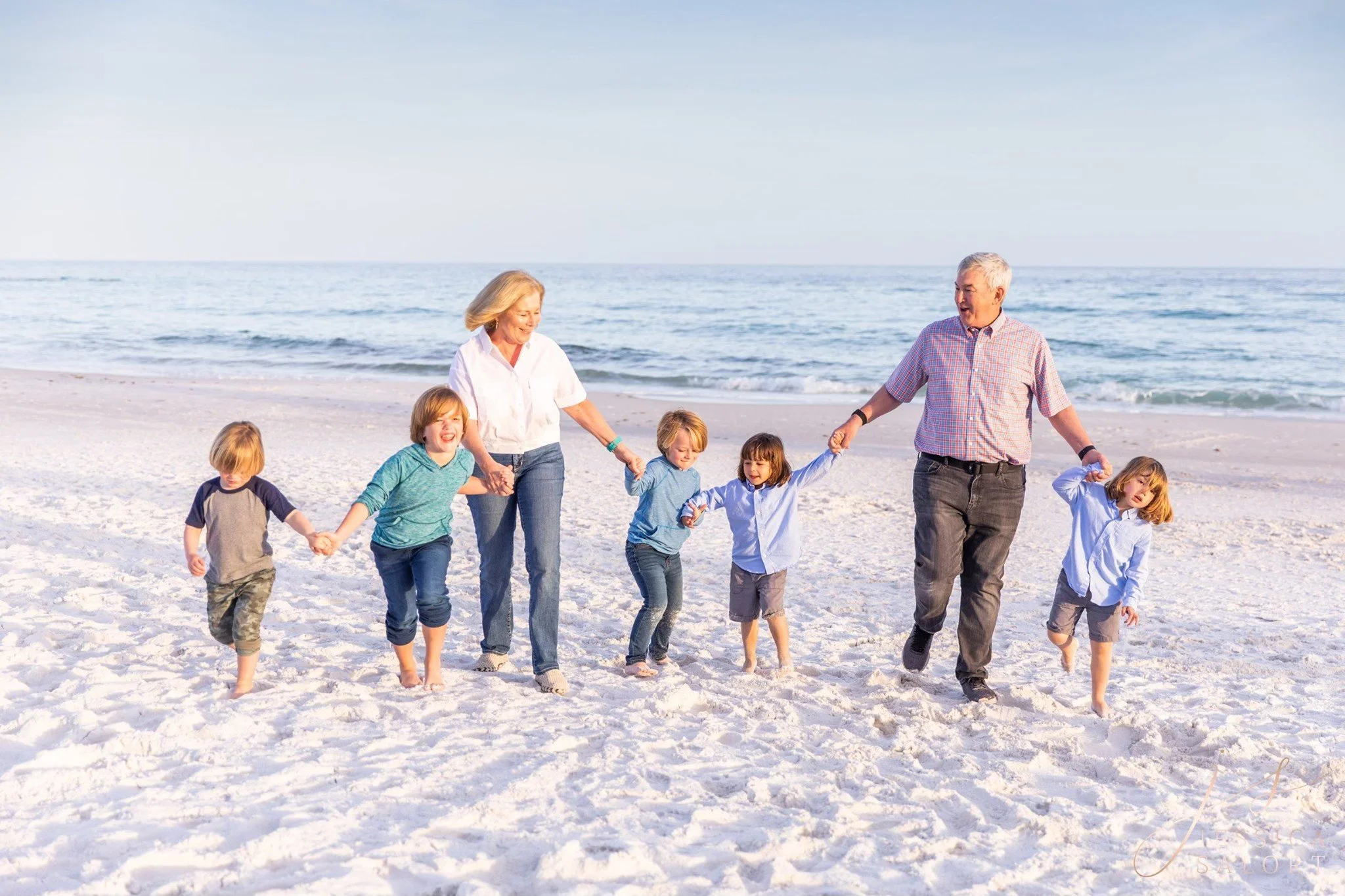 These have always been some of my favorite images. I took these back in 2020. All that little cuteness in one photo. 

Let&rsquo;s create magic together &rarr; www.jessicasalort.com
Follow along for more love &amp; light 📸 @jessicasalortphotography
