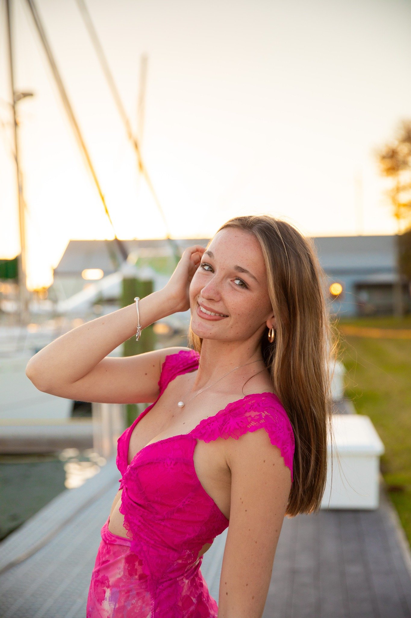 This is why hands are so important to move. Look at all those gorgeous poses we took seconds apart. Dare to have to be free and have fun! Nothing to be shy about here. Let's make magic!

www.jessicasalort.com

#jessicasalortphotos #navarrebeachphotog