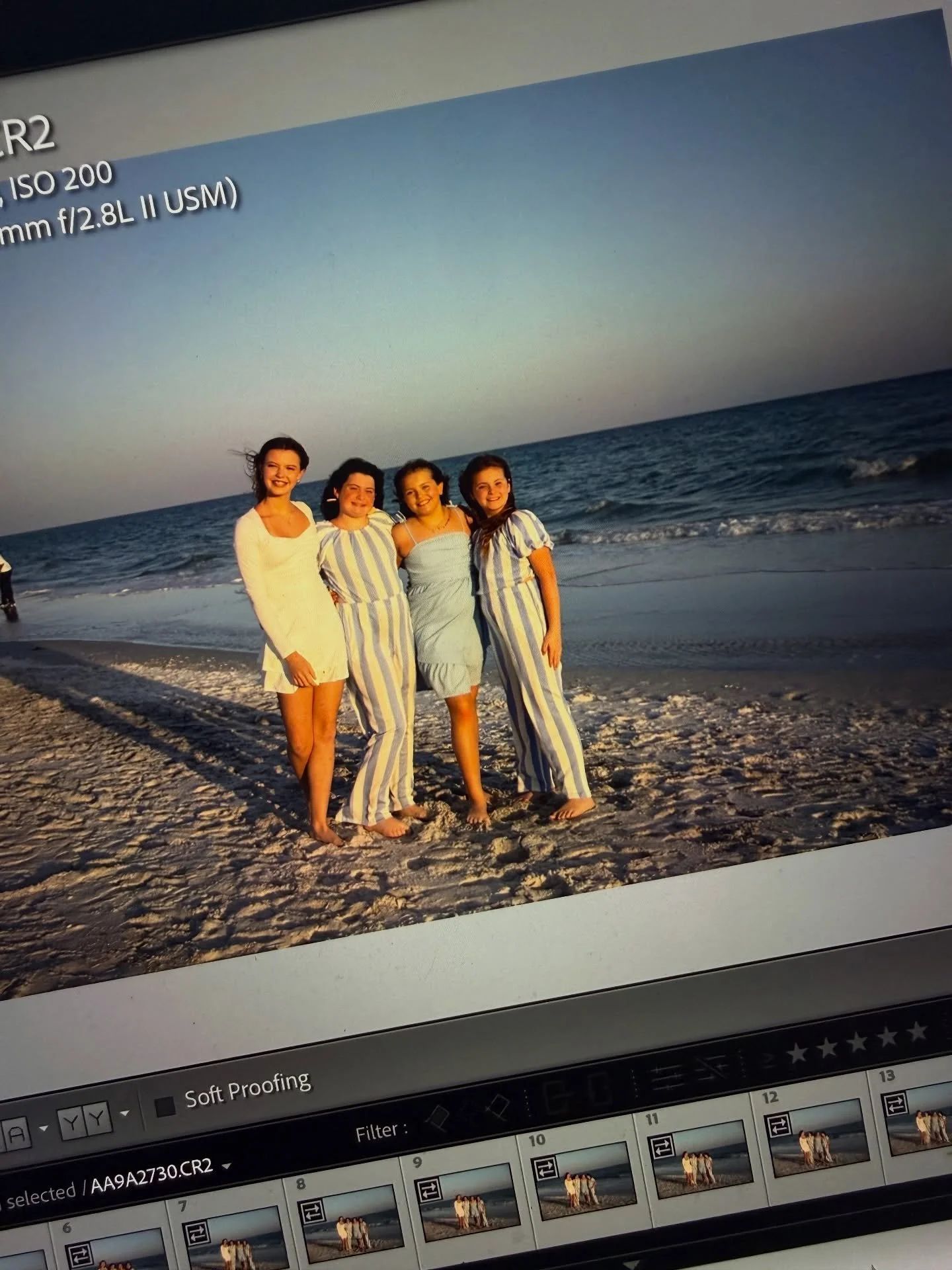 Happy Monday Friends! Working on these this morning then will upload the 3,000 photos I took yesterday.🥰🥰🥰 

I&rsquo;d rather be a overshooter to get exactly what I need and what you want. 

I can still get you in before the weekend.#navarreflorid