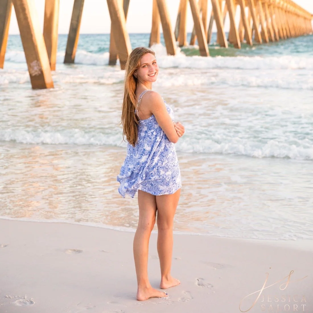 Senior Sessions every week! It's that time of the year. Book yours! Fast turnaround for your last minute needs! 

#jessicasalortphotography  #jessicasalortphotography #navarrebeach