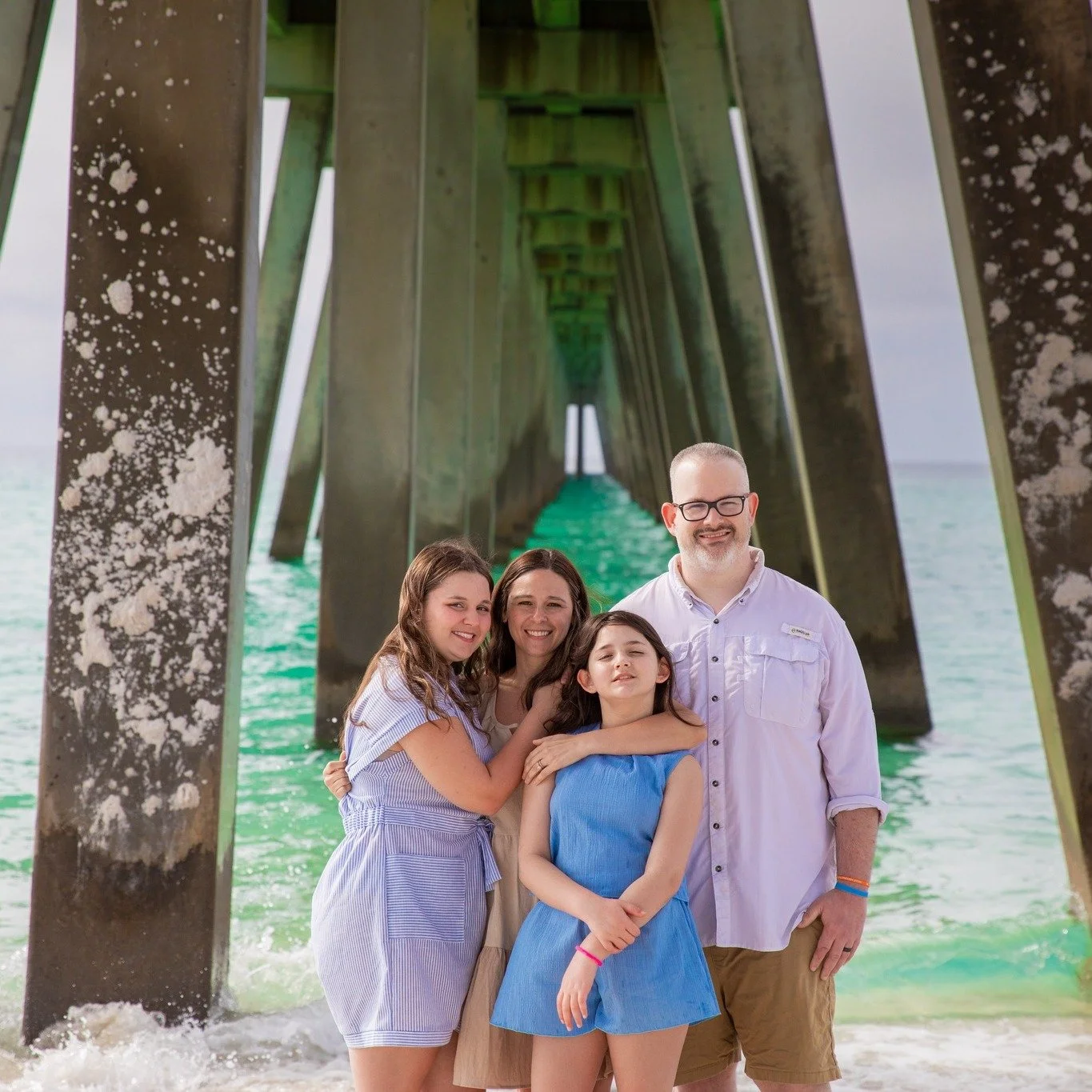 Gorgeous sunny morning! These were taken at 9:30 am last week. We got a little bit off everything within 20 minutes. I can get yours too!

https://www.jessicasalortphotos.com/sunrise-morning-mini-sessions

#morningsessions #Navarrebeach #Navarrephoto