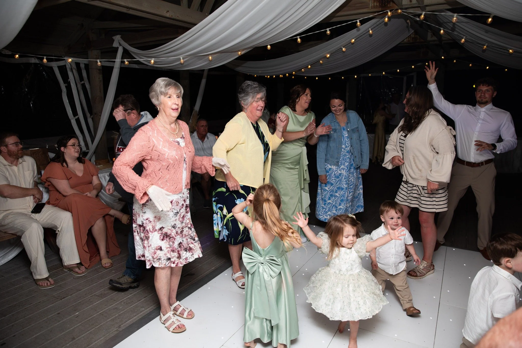 Feeling like this little girl in the photo after days of editing this wedding! I AM DONE! 😀

Let&rsquo;s create magic together &rarr; www.jessicasalort.com
Follow along for more love &amp; light 📸 @jessicasalortphotography
📞 Contact Jessica at (85