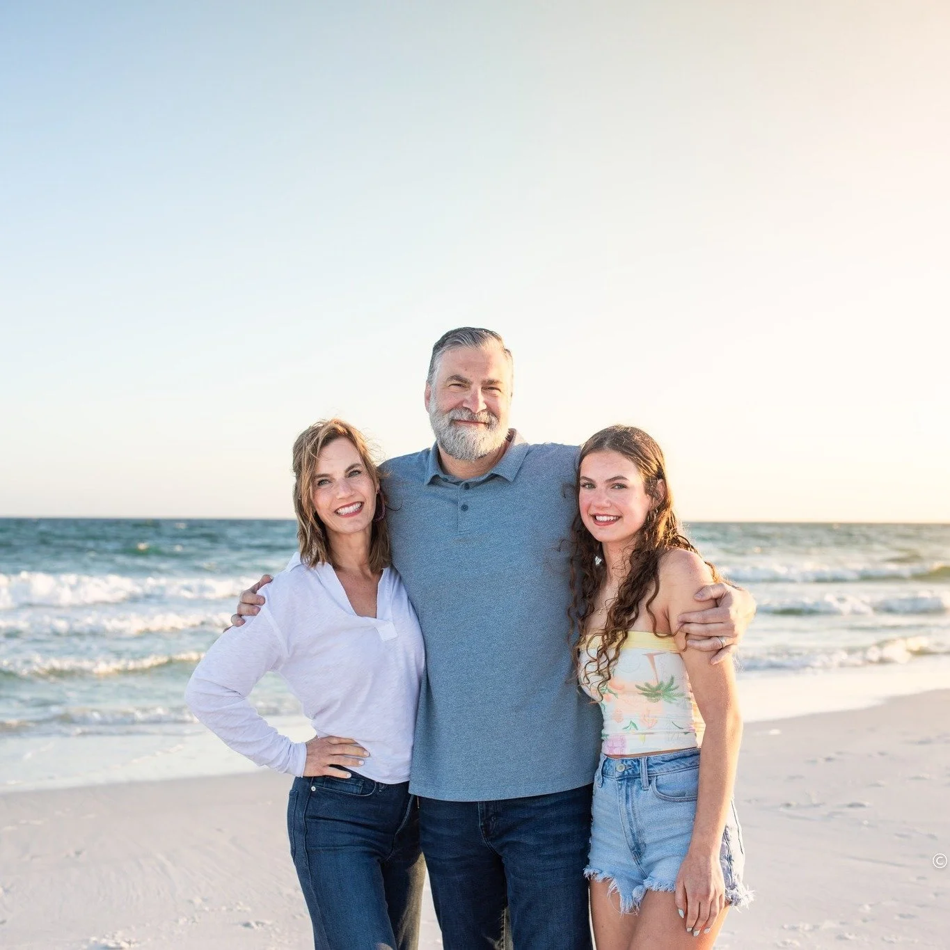 I can get the serious, the smiley, the close ups, landscapes and the in between moments. I don't miss anything. 

Let&rsquo;s create magic together &rarr; www.jessicasalort.com
Follow along for more love &amp; light 📸 @jessicasalortphotography
📞 Co