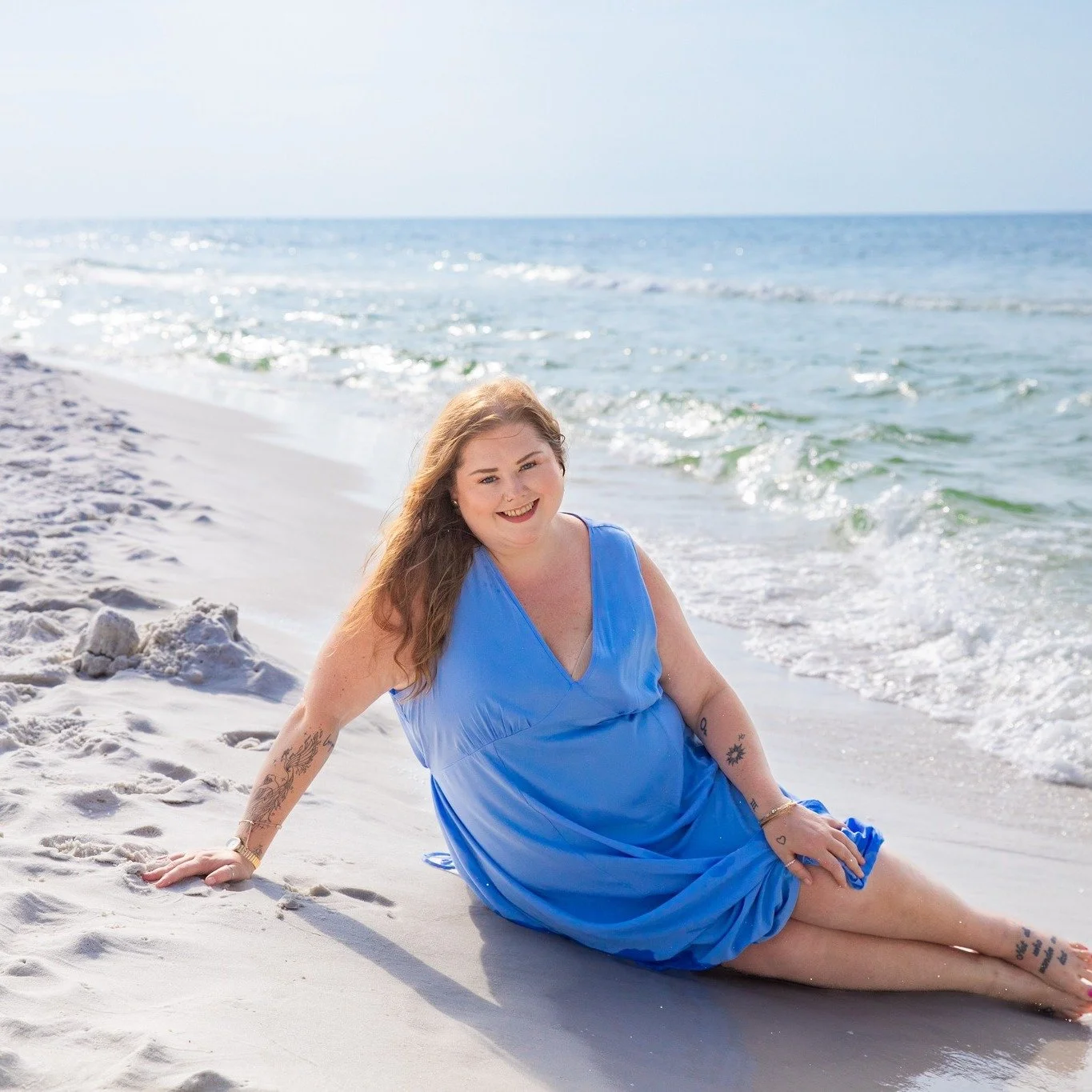 One thing I will always celebrate is beauty.
That means at some point during your session, I'm probably going to ask you to step in front of the camera by yourself for a few photos. ❤️
Why? Because you deserve to be celebrated too.
Every season of li