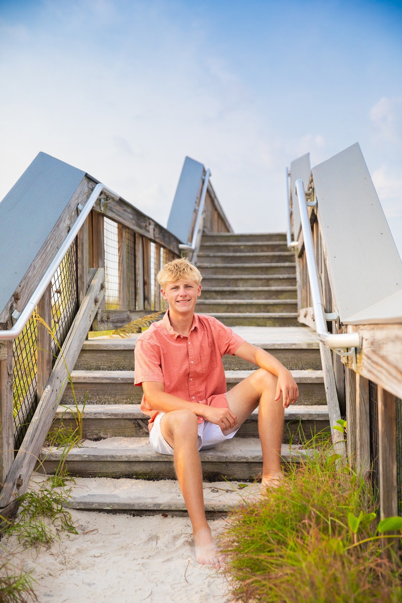 Made a few little tweaks for my client and while I am at it wanted to share some male senior photos. They guys need love too! They are just as exited for senior year. 

I enjoy this location because I can switch up the background if I need to get var