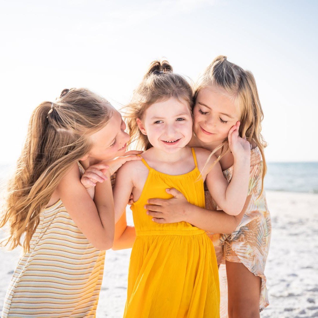 Yellow will really grab your attention! And this color also carries you into fall weather too! So think yellow next time you have exhausted all the colors on the traditional beach wardrobe Pinterest boards. Yellow has amazing potential. 

📸 Jessica 