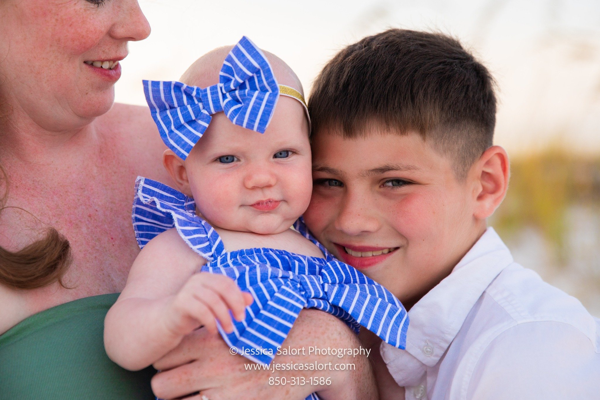 Just a bro who wanted a close up with his baby sister! These moments go by too fast. Cherish each and every one of them!

 #family #familyfirst #familyiseverything #family❤️ #familymoments