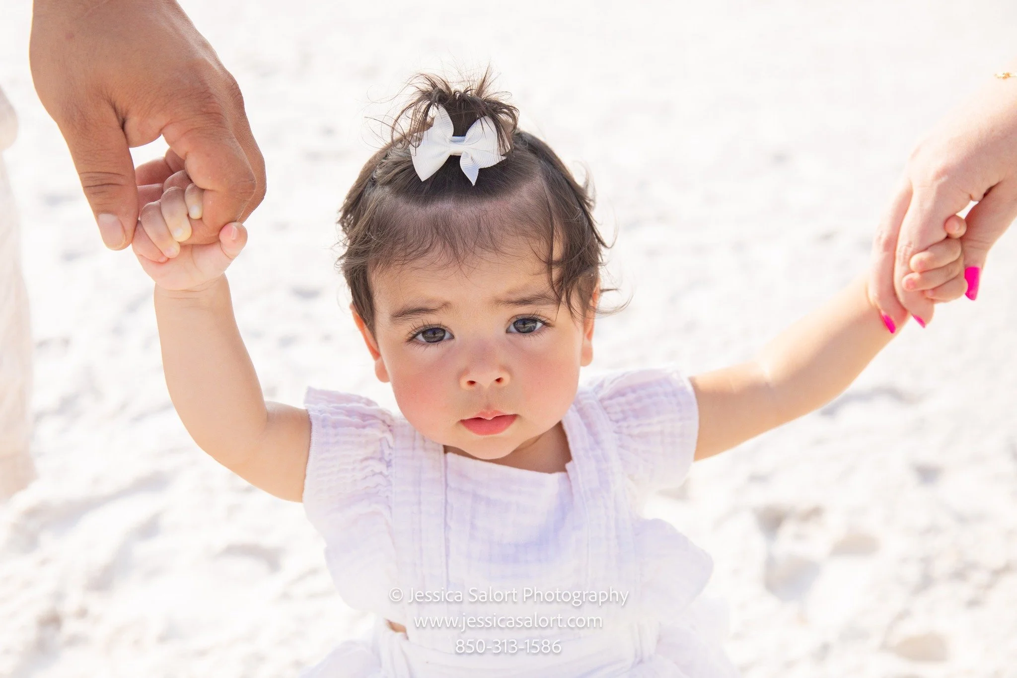 Those pretty little eyes on this gorgeous Sunday afternoon! I always try to get close ups of all my new little friends. Because those little bitty faces grow up too fast. 

 #photoshoot #familyfirst #jessicasalortphotography #navarrebeachflorida #nav