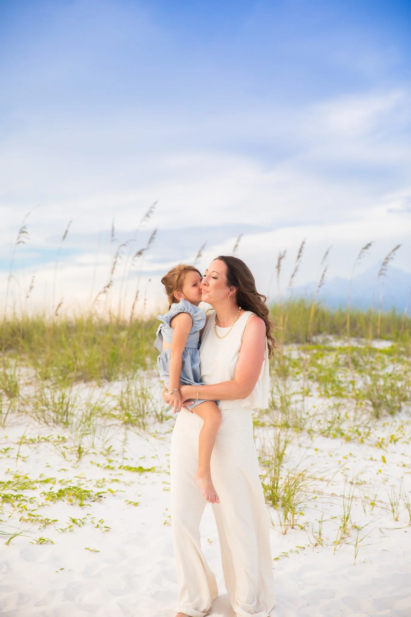 Mom and daughter at Navarre Beach enjoy a tender moment. BTW, mom looked so good. I love this outfit. Not to mention I may of helped a little with hair and make-up. 

📍 Serving the Florida Panhandle and Emerald Coast
📞 (850) 313-1586
🌐 www.jessica