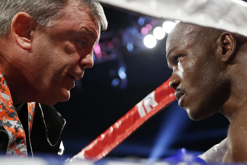 Corner Action: Teddy Atlas & Timothy Bradley