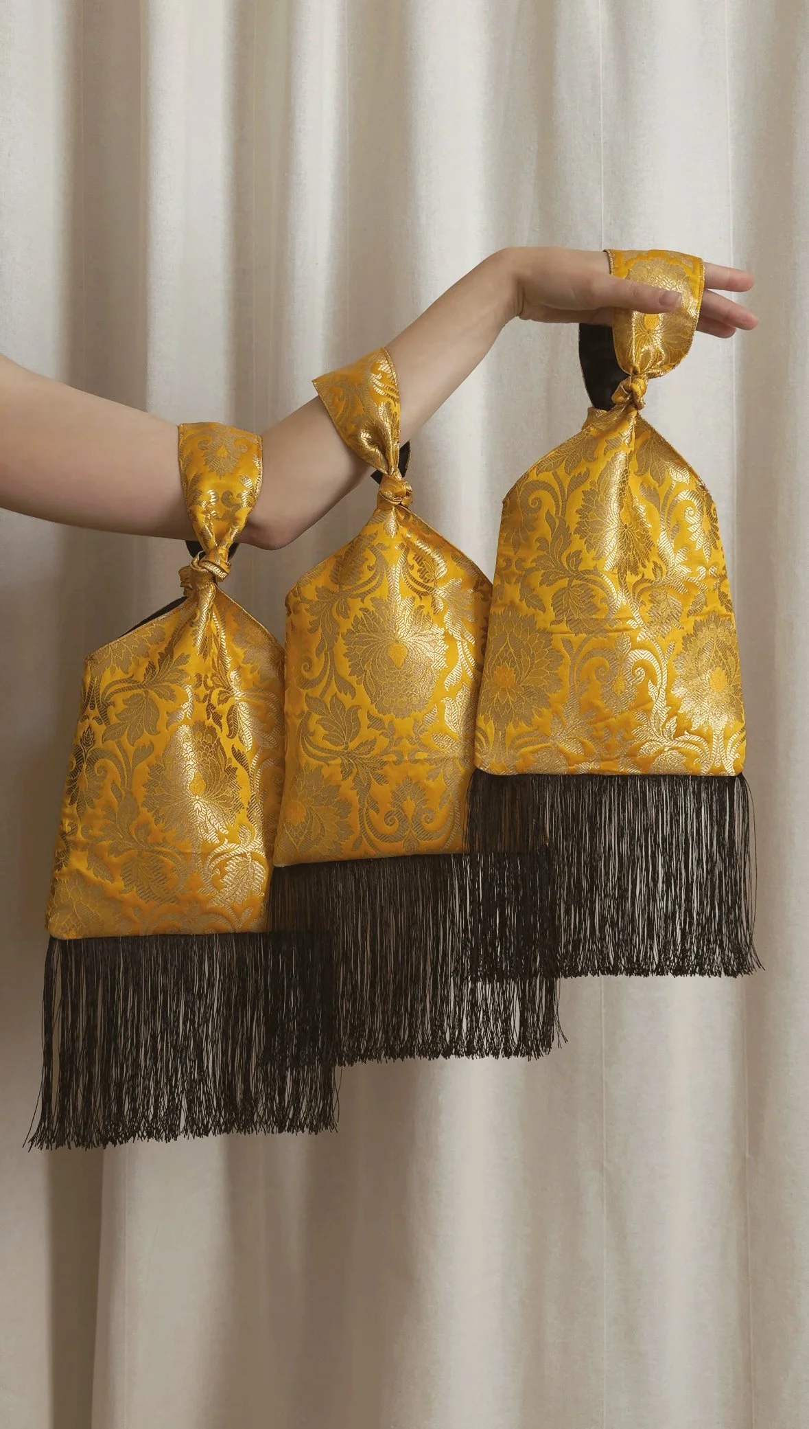 Saffron Noir Bag - Edition 01