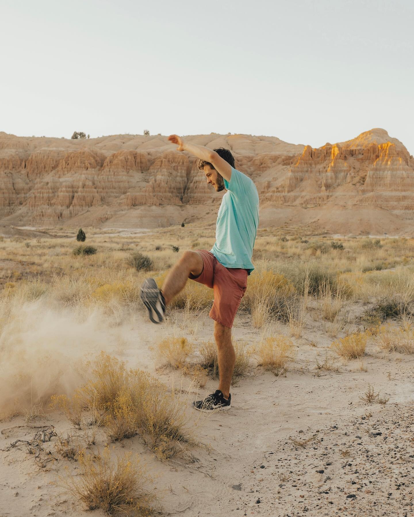 Here comes the sun 🌞 Wanderlust and Sundown will help you achieve those dreamy travel vibes with soft pastel tones (even while at-home!) Photo: @seahaley ✨