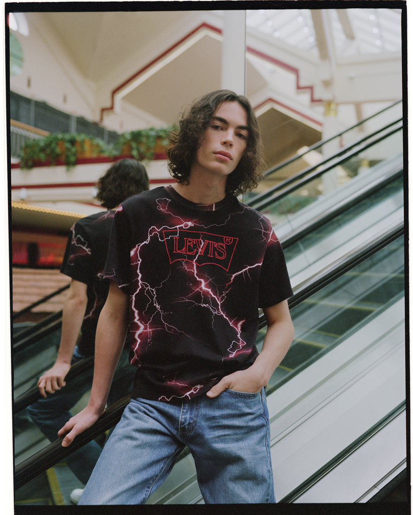 strange logo tee Bucht reflektieren Phantom