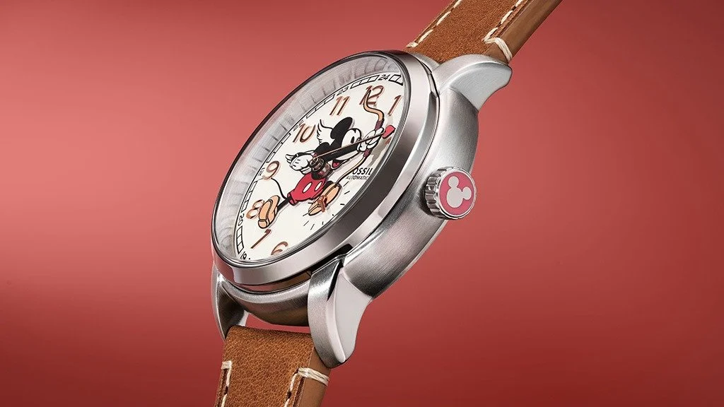 Fossil_DisneyValentinesCollection_MickeyWatch.jpg