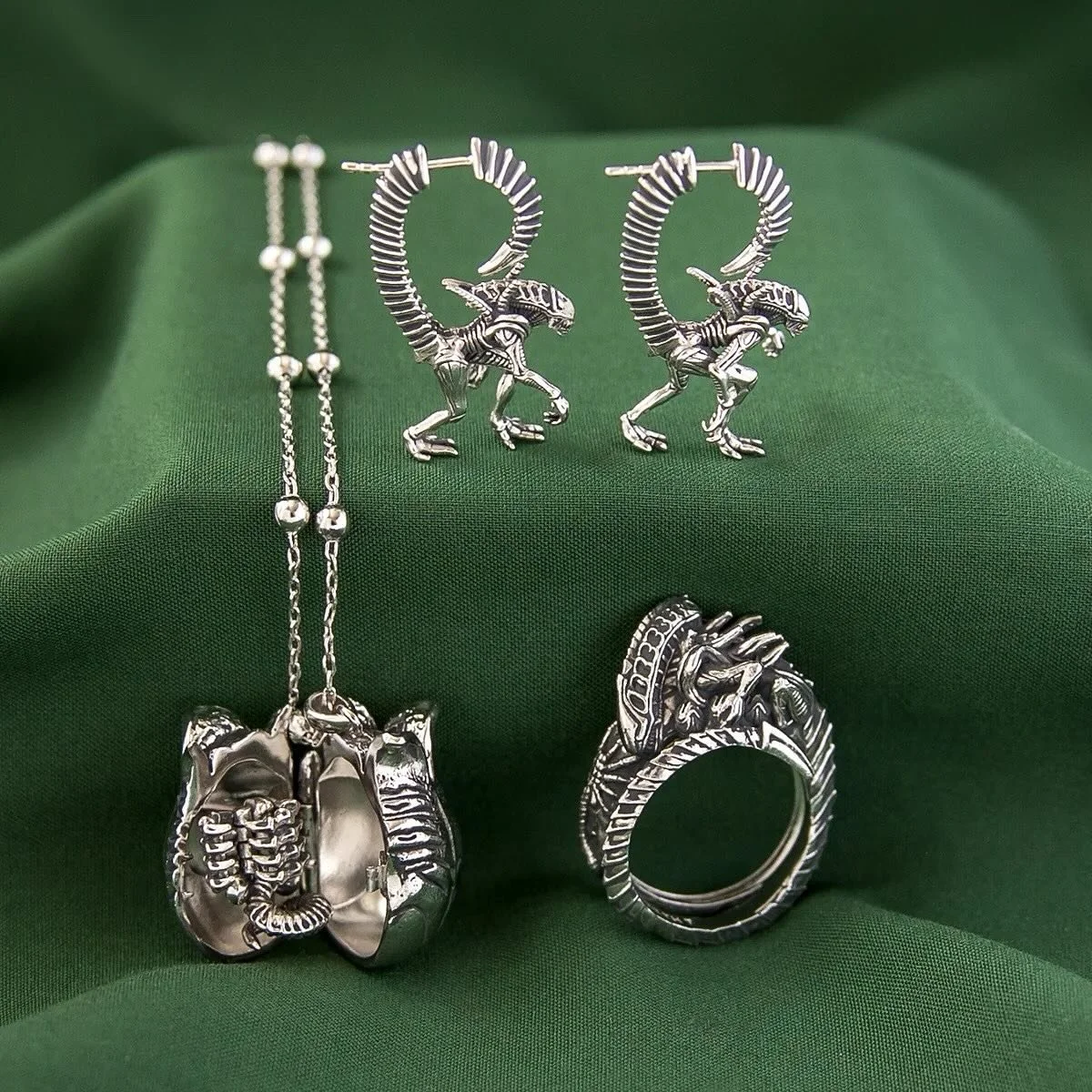 RockLove Jewelry just added 3 stunning new pieces to its #Alien collection &mdash; just in time for the arrival of &ldquo;Alien Earth&rdquo; on FX and Hulu August 12th. If you&rsquo;re a fan of the franchise or have a sci-fi fan in your life you&rsqu