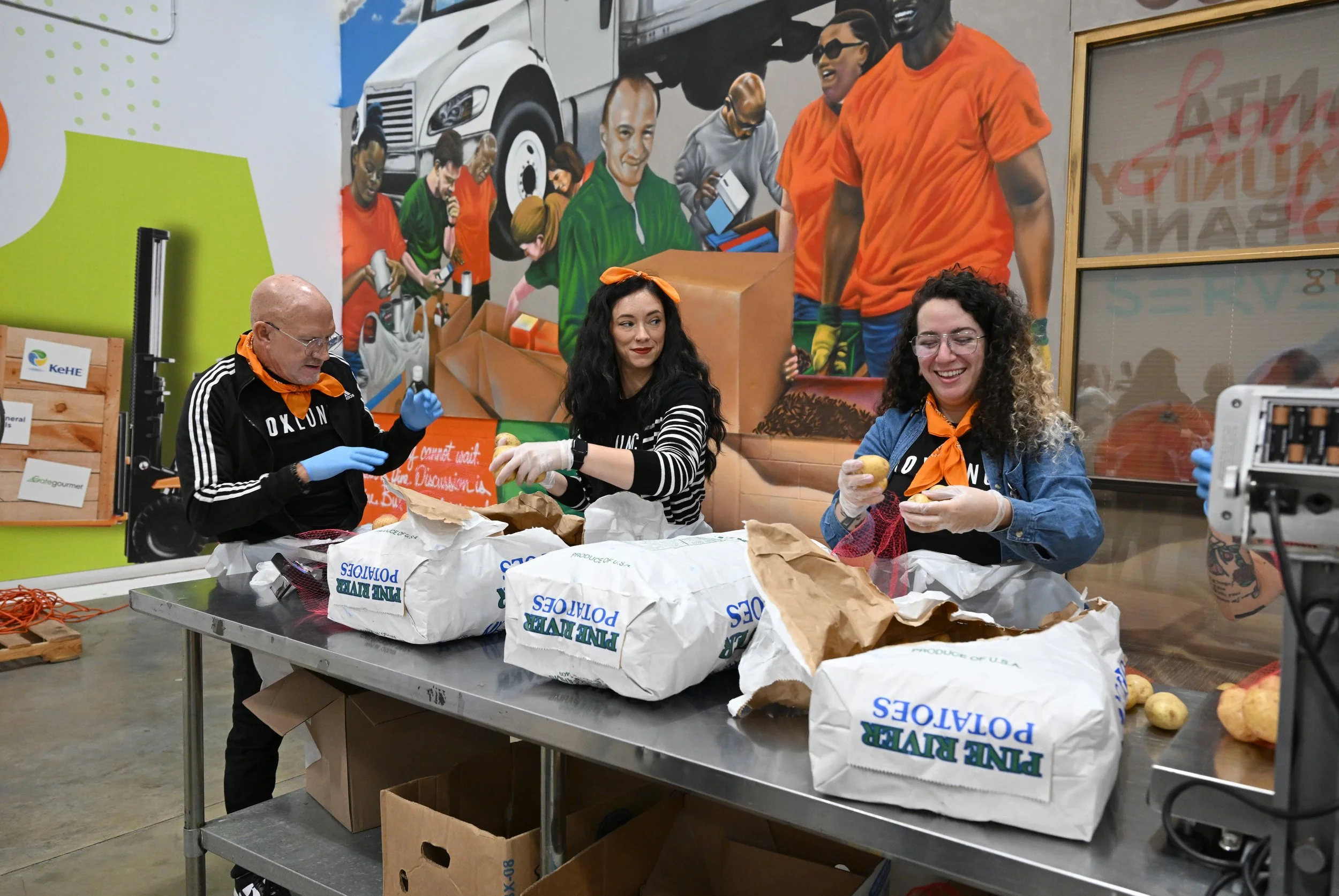 BoxLunch Volunteer Photo3.jpeg