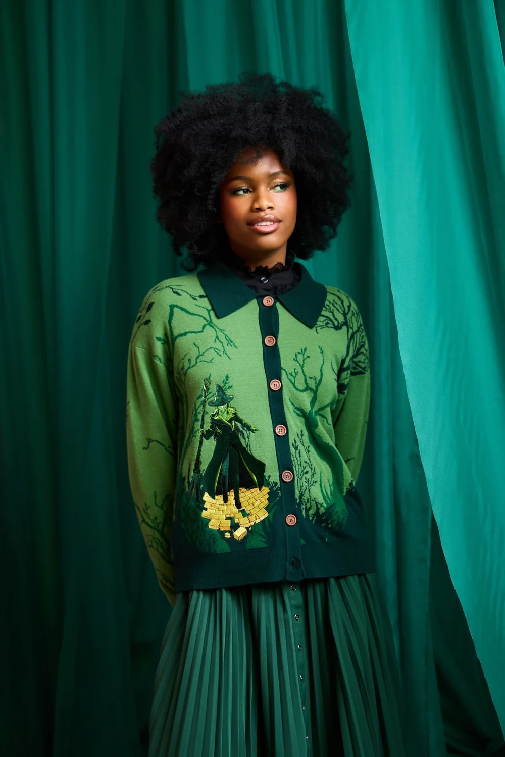 GREEN CARDIGAN_1.jpeg