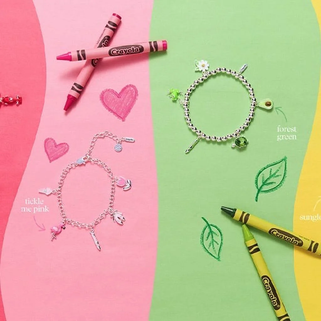 🖍️✨ Your favorite crayon colors just became jewelry. Alex and Ani teamed up with Crayola for a playful new collection inspired by iconic shades. The charm bracelets and rainbow cuff are basically nostalgia you can wear. 🌈

Yes&hellip; we want the w