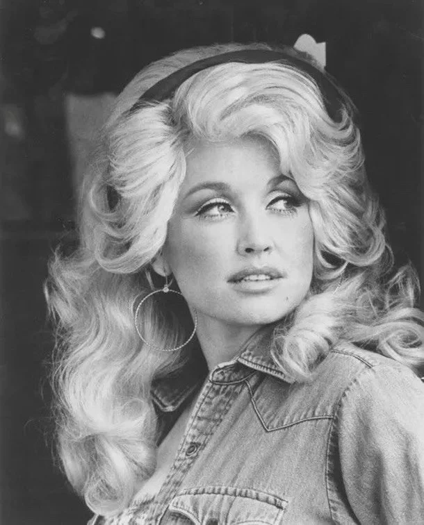 We will always love you, Dolly 🤍🦋

Sadly, the iconic Dolly Parton has passed away at age 80. Most remember her from her incredible music and film roles, but she was so much more than that. Did you know that she gave away more than 300 million free 