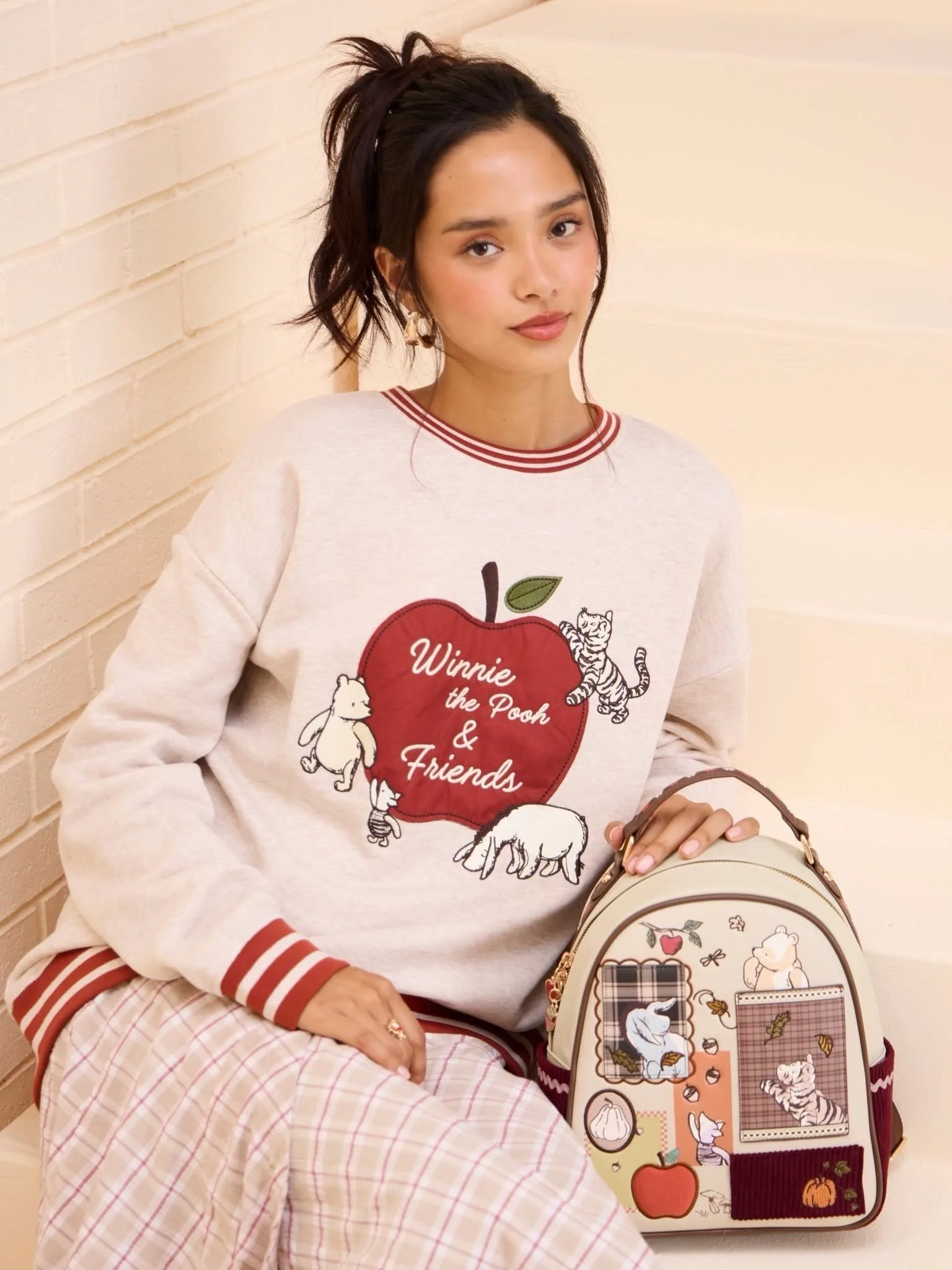 🍂🍯 Fall just got a whole lot sweeter! 🧸✨ New Winnie the Pooh styles have arrived at BoxLunch Gifts, bringing all the cozy Hundred Acre Wood vibes to your autumn wardrobe. From adorable fandom details to perfect-for-fall pieces, these new arrivals 