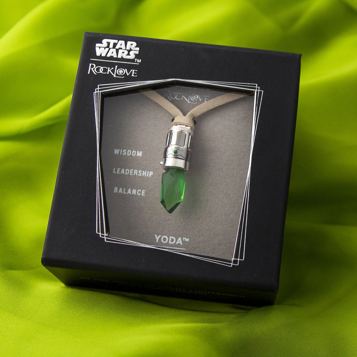 Star Wars DIY: Make a Kyber Crystal Necklace | Star wars jewelry, Star wars  diy, Crystal jewelry diy