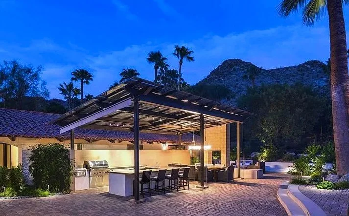 AH View to Outdoor Living from Entrance_edited.jpg