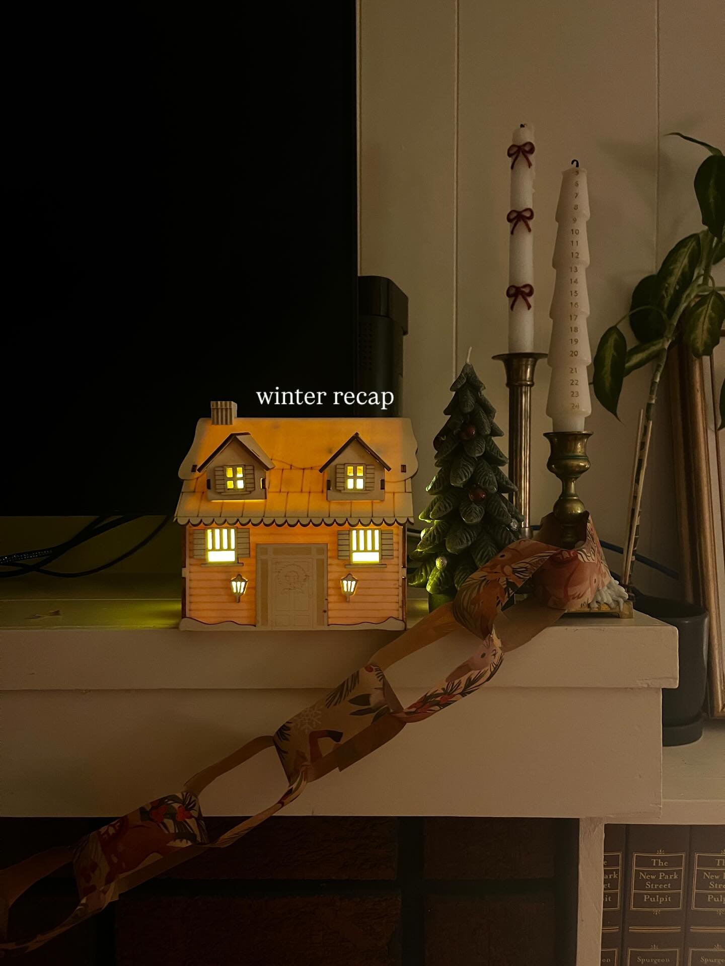 I&rsquo;m justifying not getting this up before the new year since winter lasts into the new year.🙃 So &ldquo;winter&rdquo; in this case just means December. 

1 : Christmas decor
2 : coffee date with my girl for my birthday 👧🏻 🎀
3-4 : birthday r