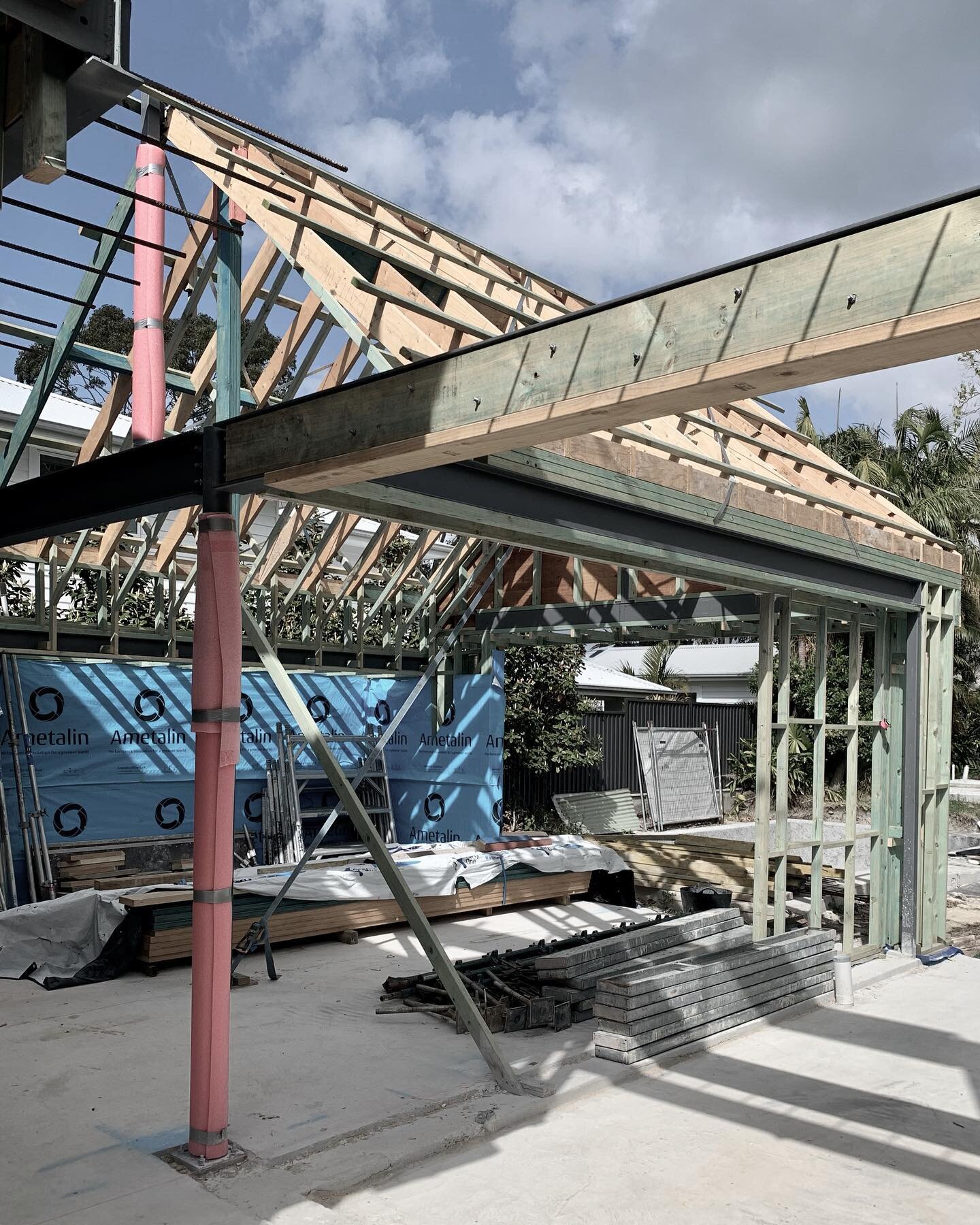 South Cronulla progress with @buildbydesign.bbd @sitedesign_studios &hellip;
#pavilion #architecture #construction #design #craft #create #sutherlandshire #cronulla #sydney #australianarchitecture #archdaily #barch
