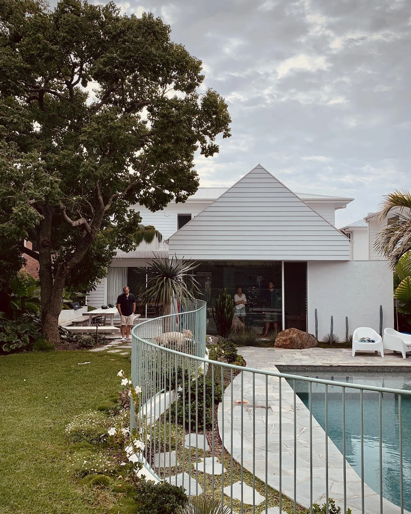 Revisiting South Cronulla this morning. 

#gardenarchitecture #gardendesign #architecture #sydneydesignfestival #dezeen #localarchitect #familyhome #swimmingpooldesign #poolfence #steelpoolfence #cronullabeach #sutherlandshire #sydney