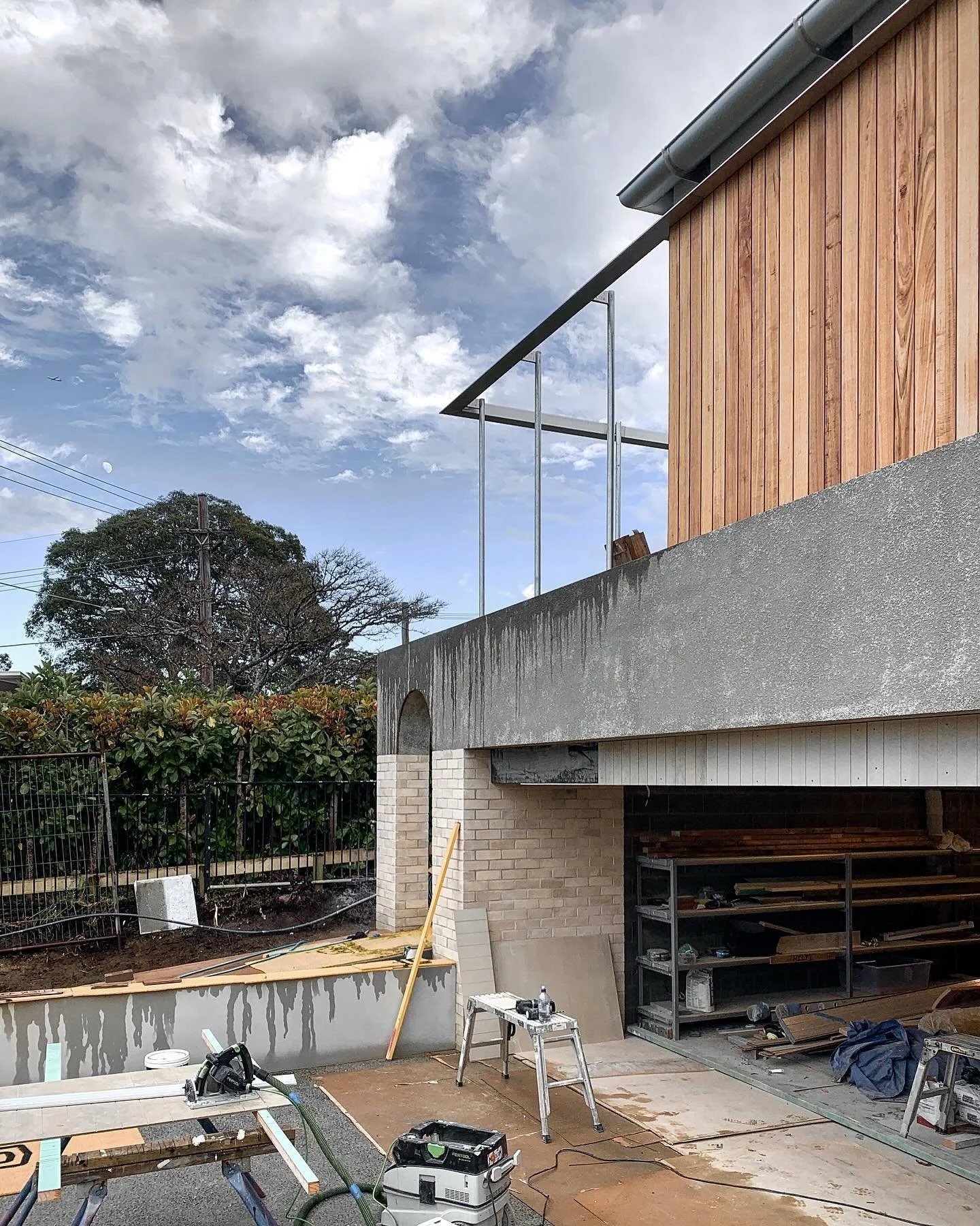 Layering up at Port Hacking, under construction. 

@buildbydesign.bbd 
@greenviewconsulting 

#building #craftsmanship #roughcast #design #architect #sutherlandshire #porthacking #sydney #illawarra #barch #create