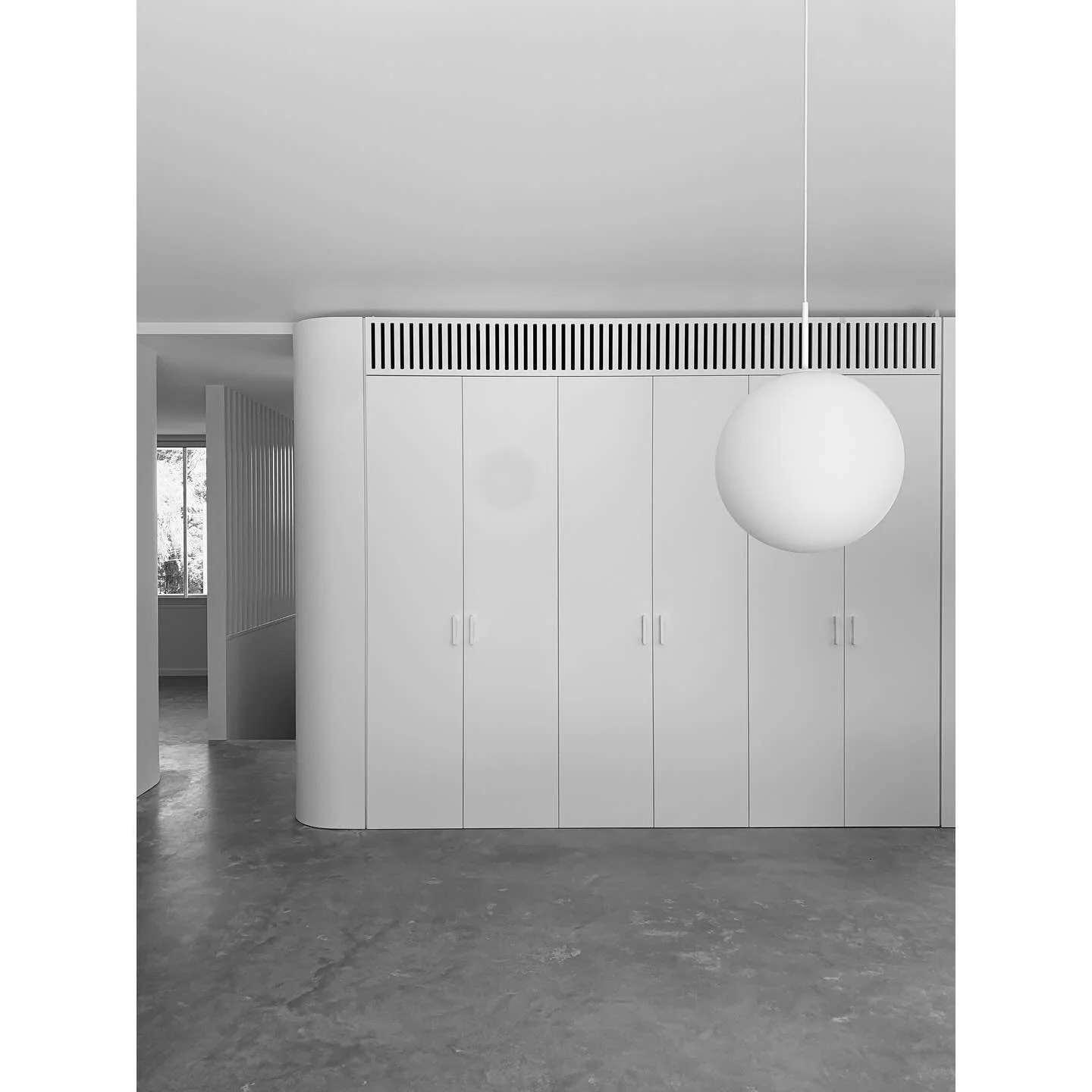 Moments from an almost finished Port Hacking house&hellip;

Builder @buildbydesign.bbd 
Engineer @greenviewconsulting 

#architecture #defects #finishline #friday #sydneydesign #illawarra #sutherlandshire #porthacking #brickwork #polishedconcrete #mo