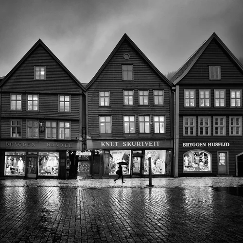 Passing Bryggen